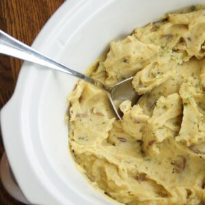 The Best Crockpot Garlic Mashed Potatoes