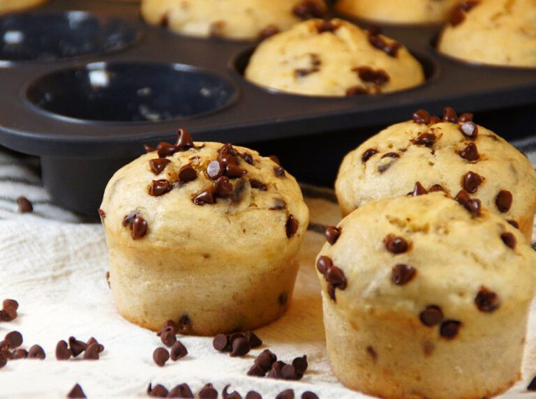 Healthy Banana Chocolate Chip Muffins