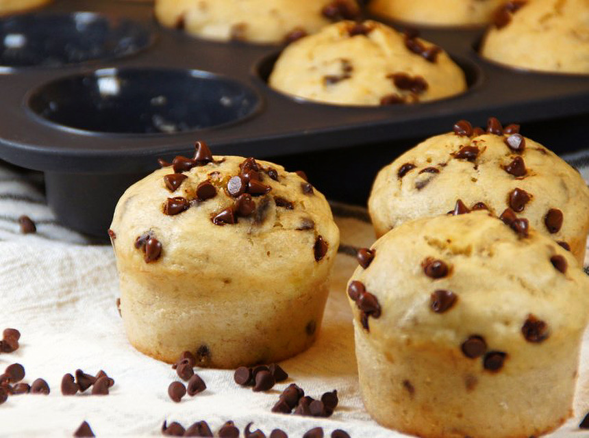Healthy Banana Chocolate Chip Muffins